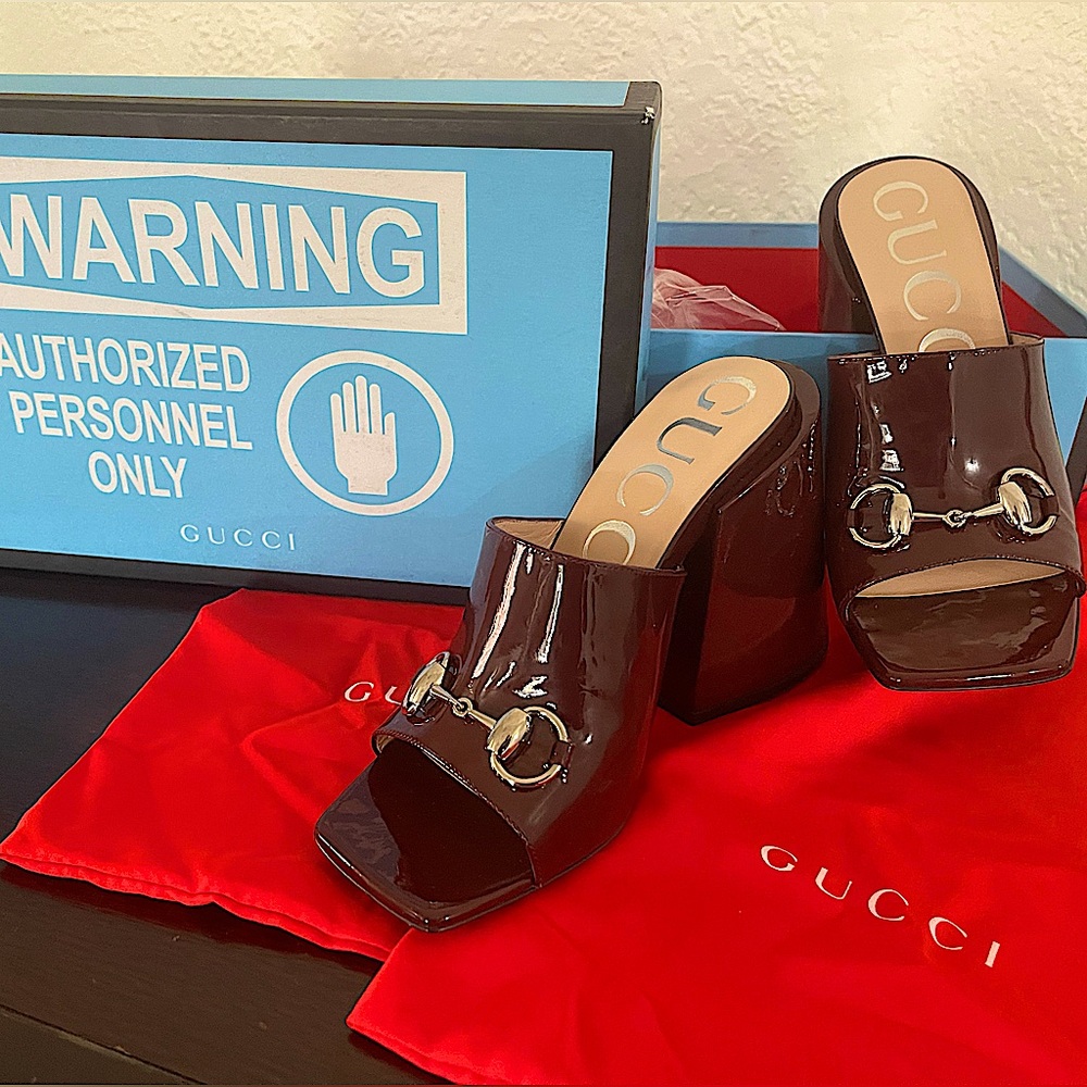 NIB GUCCI Lexy Red Bordeaux Patent Leather Backless Mule Block Horse Bit Pump